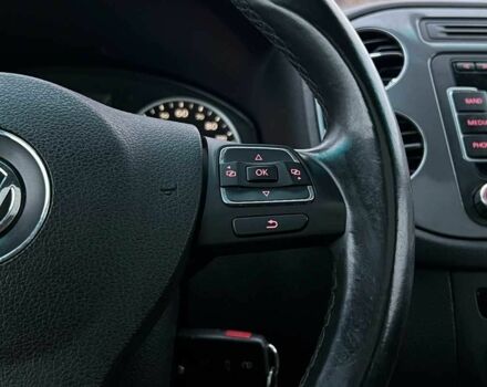 Серый Фольксваген Тигуан, объемом двигателя 2 л и пробегом 195 тыс. км за 10800 $, фото 9 на Automoto.ua