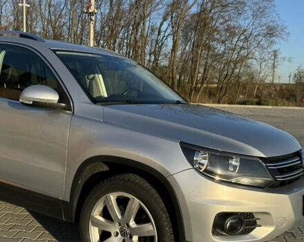 Серый Фольксваген Тигуан, объемом двигателя 2 л и пробегом 125 тыс. км за 14800 $, фото 2 на Automoto.ua