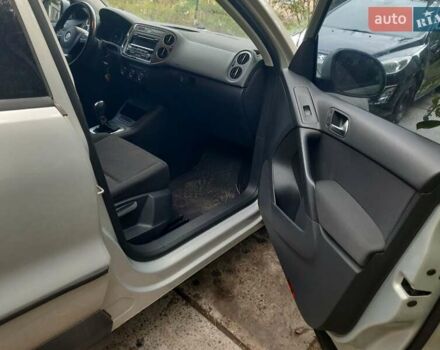 Сірий Фольксваген Тігуан, об'ємом двигуна 1.98 л та пробігом 175 тис. км за 15500 $, фото 3 на Automoto.ua