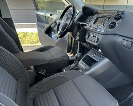 Серый Фольксваген Тигуан, объемом двигателя 1.97 л и пробегом 240 тыс. км за 15600 $, фото 14 на Automoto.ua