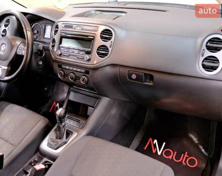 Сірий Фольксваген Тігуан, об'ємом двигуна 2 л та пробігом 170 тис. км за 9900 $, фото 39 на Automoto.ua