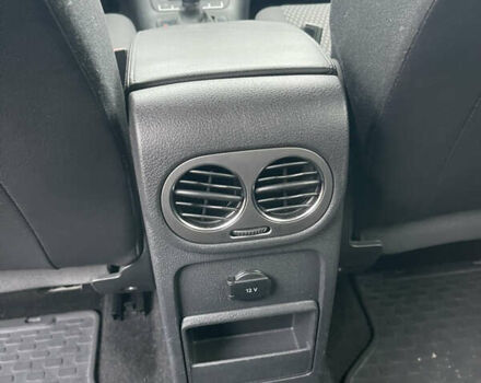 Сірий Фольксваген Тігуан, об'ємом двигуна 2 л та пробігом 120 тис. км за 12500 $, фото 17 на Automoto.ua