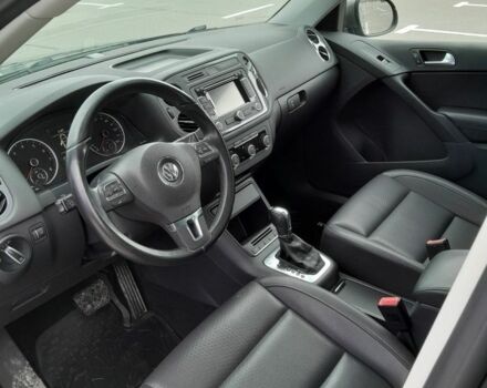 Сірий Фольксваген Тігуан, об'ємом двигуна 2 л та пробігом 204 тис. км за 11500 $, фото 5 на Automoto.ua