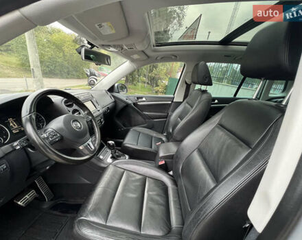 Серый Фольксваген Тигуан, объемом двигателя 2 л и пробегом 216 тыс. км за 10999 $, фото 21 на Automoto.ua