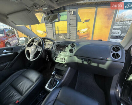 Серый Фольксваген Тигуан, объемом двигателя 2 л и пробегом 205 тыс. км за 15500 $, фото 28 на Automoto.ua