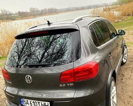 Сірий Фольксваген Тігуан, об'ємом двигуна 2 л та пробігом 300 тис. км за 11700 $, фото 5 на Automoto.ua