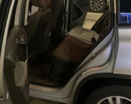 Сірий Фольксваген Тігуан, об'ємом двигуна 1.98 л та пробігом 211 тис. км за 12000 $, фото 5 на Automoto.ua