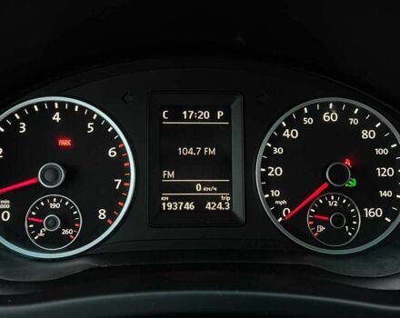 Серый Фольксваген Тигуан, объемом двигателя 2 л и пробегом 195 тыс. км за 10800 $, фото 12 на Automoto.ua