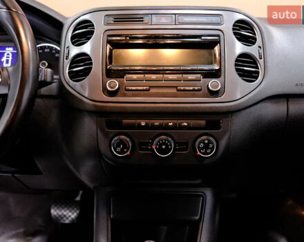 Сірий Фольксваген Тігуан, об'ємом двигуна 2 л та пробігом 170 тис. км за 9900 $, фото 18 на Automoto.ua