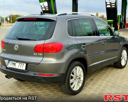Сірий Фольксваген Тігуан, об'ємом двигуна 2 л та пробігом 184 тис. км за 11500 $, фото 2 на Automoto.ua