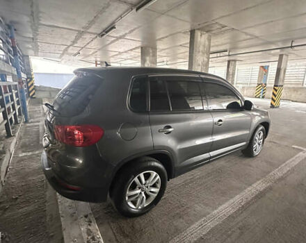 Серый Фольксваген Тигуан, объемом двигателя 1.98 л и пробегом 200 тыс. км за 11999 $, фото 1 на Automoto.ua