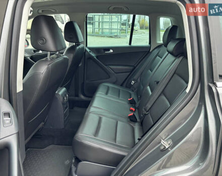 Серый Фольксваген Тигуан, объемом двигателя 1.98 л и пробегом 239 тыс. км за 11000 $, фото 16 на Automoto.ua