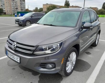 Сірий Фольксваген Тігуан, об'ємом двигуна 2 л та пробігом 204 тис. км за 11500 $, фото 1 на Automoto.ua