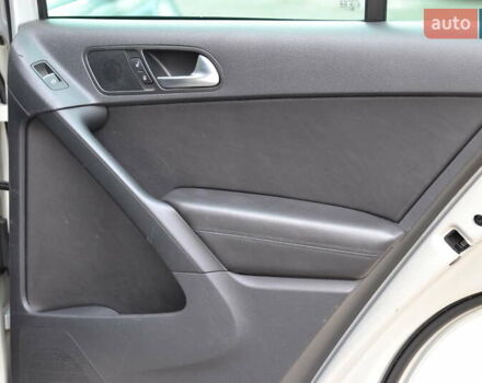 Серый Фольксваген Тигуан, объемом двигателя 1.98 л и пробегом 165 тыс. км за 10500 $, фото 20 на Automoto.ua