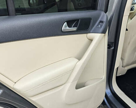 Серый Фольксваген Тигуан, объемом двигателя 2 л и пробегом 260 тыс. км за 13450 $, фото 34 на Automoto.ua