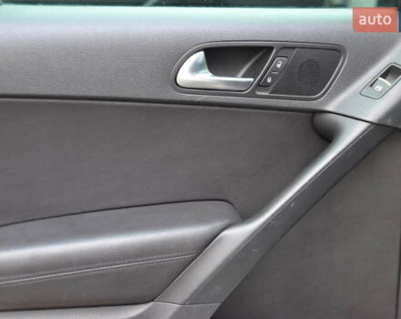 Серый Фольксваген Тигуан, объемом двигателя 1.98 л и пробегом 165 тыс. км за 10500 $, фото 17 на Automoto.ua