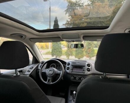 Серый Фольксваген Тигуан, объемом двигателя 2 л и пробегом 170 тыс. км за 9990 $, фото 12 на Automoto.ua