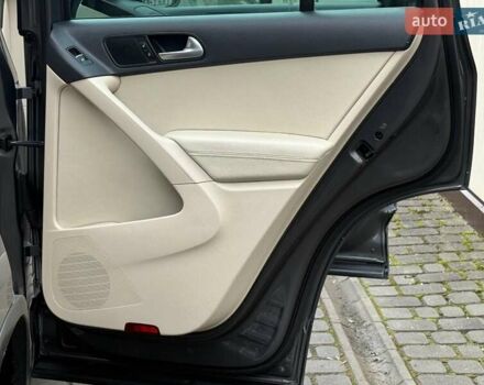 Серый Фольксваген Тигуан, объемом двигателя 1.98 л и пробегом 227 тыс. км за 10950 $, фото 31 на Automoto.ua