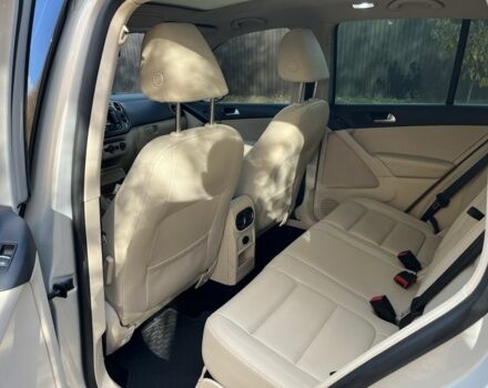 Серый Фольксваген Тигуан, объемом двигателя 2 л и пробегом 220 тыс. км за 10300 $, фото 7 на Automoto.ua