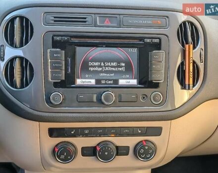 Серый Фольксваген Тигуан, объемом двигателя 2 л и пробегом 184 тыс. км за 10990 $, фото 25 на Automoto.ua