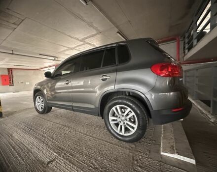 Серый Фольксваген Тигуан, объемом двигателя 2 л и пробегом 199 тыс. км за 11999 $, фото 6 на Automoto.ua