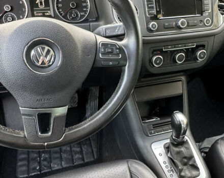 Серый Фольксваген Тигуан, объемом двигателя 1.98 л и пробегом 111 тыс. км за 12700 $, фото 1 на Automoto.ua