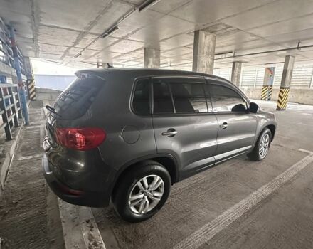 Серый Фольксваген Тигуан, объемом двигателя 2 л и пробегом 199 тыс. км за 11999 $, фото 4 на Automoto.ua