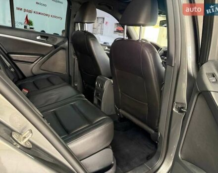 Серый Фольксваген Тигуан, объемом двигателя 2 л и пробегом 156 тыс. км за 12790 $, фото 30 на Automoto.ua