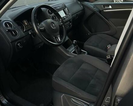 Серый Фольксваген Тигуан, объемом двигателя 1.97 л и пробегом 247 тыс. км за 14500 $, фото 19 на Automoto.ua