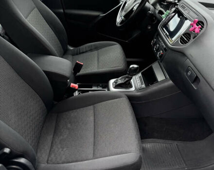 Сірий Фольксваген Тігуан, об'ємом двигуна 1.98 л та пробігом 199 тис. км за 10500 $, фото 14 на Automoto.ua