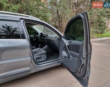 Серый Фольксваген Тигуан, объемом двигателя 1.98 л и пробегом 175 тыс. км за 13500 $, фото 15 на Automoto.ua