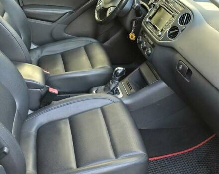 Серый Фольксваген Тигуан, объемом двигателя 1.98 л и пробегом 168 тыс. км за 12800 $, фото 9 на Automoto.ua