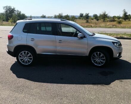 Серый Фольксваген Тигуан, объемом двигателя 2 л и пробегом 117 тыс. км за 12100 $, фото 4 на Automoto.ua