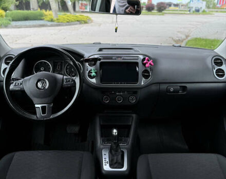 Сірий Фольксваген Тігуан, об'ємом двигуна 1.98 л та пробігом 199 тис. км за 10500 $, фото 7 на Automoto.ua