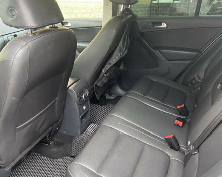 Серый Фольксваген Тигуан, объемом двигателя 1.98 л и пробегом 260 тыс. км за 9500 $, фото 5 на Automoto.ua