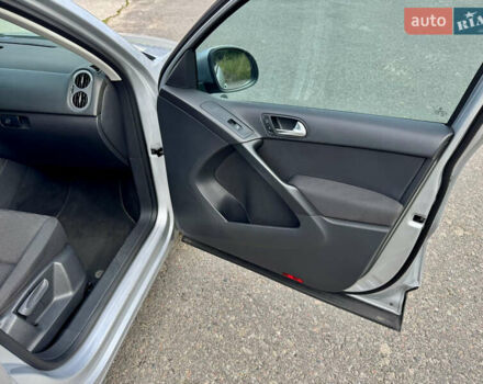 Серый Фольксваген Тигуан, объемом двигателя 1.98 л и пробегом 203 тыс. км за 10600 $, фото 29 на Automoto.ua