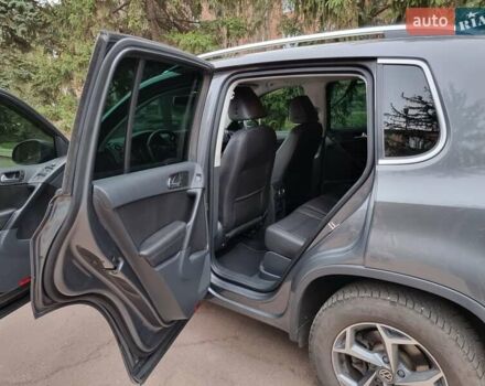 Серый Фольксваген Тигуан, объемом двигателя 1.98 л и пробегом 175 тыс. км за 13500 $, фото 10 на Automoto.ua