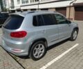 Серый Фольксваген Тигуан, объемом двигателя 2 л и пробегом 104 тыс. км за 11990 $, фото 4 на Automoto.ua