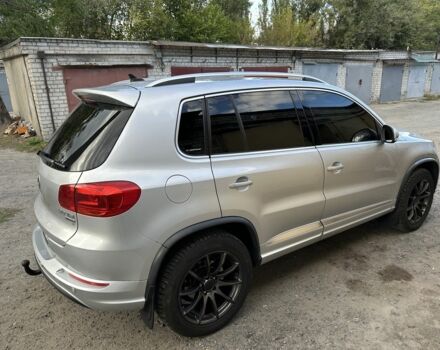 Серый Фольксваген Тигуан, объемом двигателя 2 л и пробегом 210 тыс. км за 16000 $, фото 1 на Automoto.ua