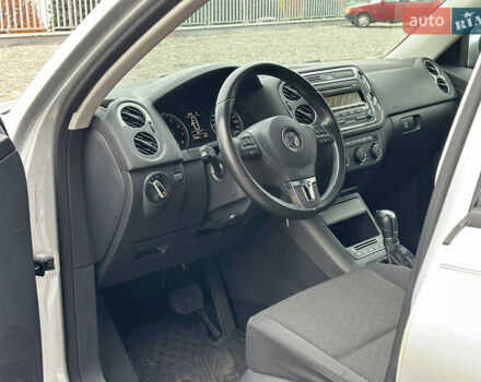 Сірий Фольксваген Тігуан, об'ємом двигуна 1.98 л та пробігом 130 тис. км за 9800 $, фото 10 на Automoto.ua