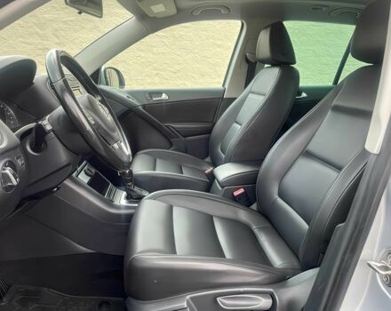 Сірий Фольксваген Тігуан, об'ємом двигуна 2 л та пробігом 88 тис. км за 7200 $, фото 8 на Automoto.ua