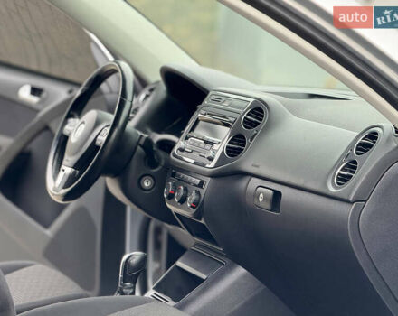 Сірий Фольксваген Тігуан, об'ємом двигуна 1.98 л та пробігом 230 тис. км за 11600 $, фото 12 на Automoto.ua