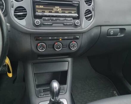 Сірий Фольксваген Тігуан, об'ємом двигуна 1.98 л та пробігом 140 тис. км за 10500 $, фото 13 на Automoto.ua