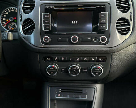 Серый Фольксваген Тигуан, объемом двигателя 2 л и пробегом 222 тыс. км за 12900 $, фото 29 на Automoto.ua