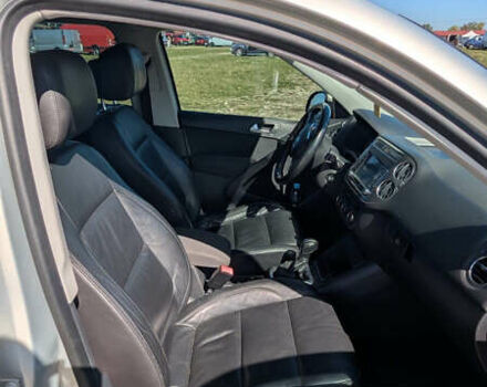 Серый Фольксваген Тигуан, объемом двигателя 1.98 л и пробегом 223 тыс. км за 11500 $, фото 12 на Automoto.ua