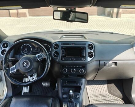 Серый Фольксваген Тигуан, объемом двигателя 2 л и пробегом 104 тыс. км за 11990 $, фото 12 на Automoto.ua