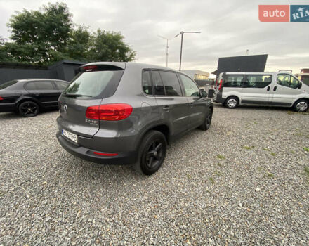 Серый Фольксваген Тигуан, объемом двигателя 1.98 л и пробегом 309 тыс. км за 9300 $, фото 5 на Automoto.ua