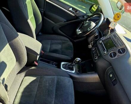 Серый Фольксваген Тигуан, объемом двигателя 1.98 л и пробегом 130 тыс. км за 14400 $, фото 7 на Automoto.ua