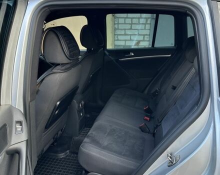 Серый Фольксваген Тигуан, объемом двигателя 2 л и пробегом 210 тыс. км за 16000 $, фото 4 на Automoto.ua