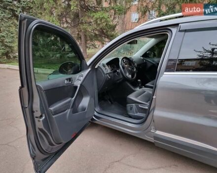 Серый Фольксваген Тигуан, объемом двигателя 1.98 л и пробегом 175 тыс. км за 13500 $, фото 12 на Automoto.ua